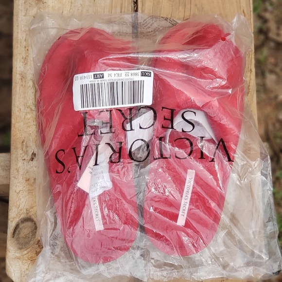 Victoria's Secret Shoes - NWT Victoria's Secret Red Fuzzy Slippers sz M